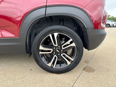 Used 2023 Chevrolet TrailBlazer LT FWD image 11