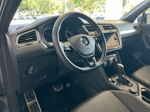 Certified 2021 Volkswagen Tiguan SE R-Line image 14