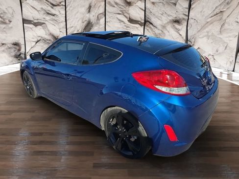 Used 2017 Hyundai Veloster Value Edition image 4