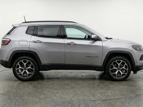 Used 2025 Jeep Compass Limited AWD/4WD image 11