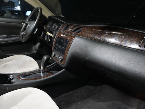 Used 2013 Chevrolet Impala LT w/ LT Sunroof Package FWD image 16
