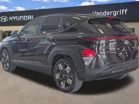 Used 2025 Hyundai Kona SEL FWD image 3