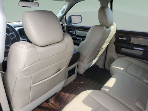 Used 2016 RAM 1500 Laramie w/ Convenience Group AWD/4WD image 9