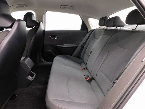 Used 2025 Kia K4 LXS image 27