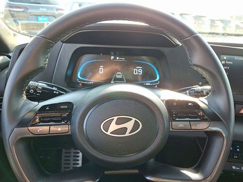 Used 2025 Hyundai Elantra Sport image 19