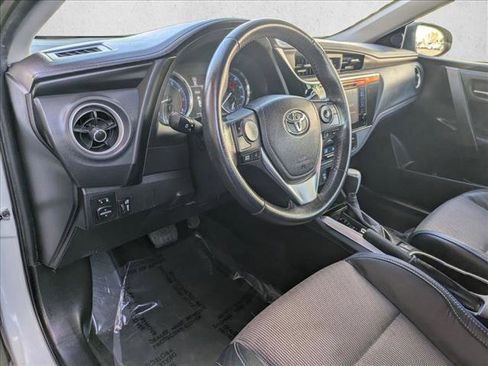Used 2018 Toyota Corolla SE image 10