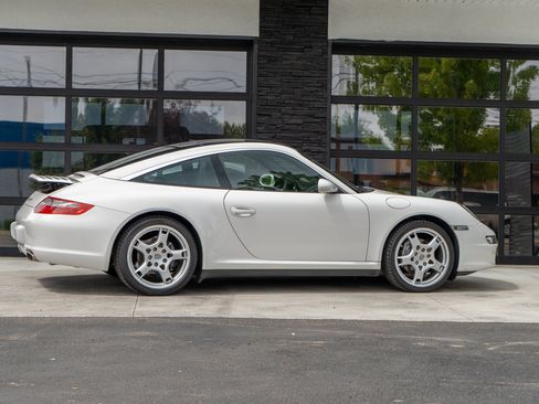 Used 2008 Porsche 911 Targa 4 AWD/4WD image 9