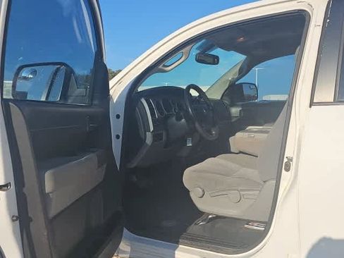 Used 2012 Toyota Tundra 4x4 CrewMax image 8