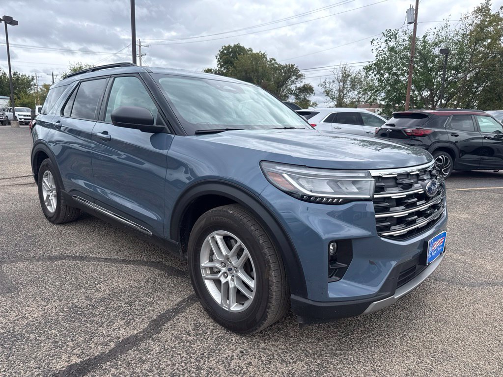Used 2025 Ford Explorer Active w/ Active Comfort Package RWD image 1
