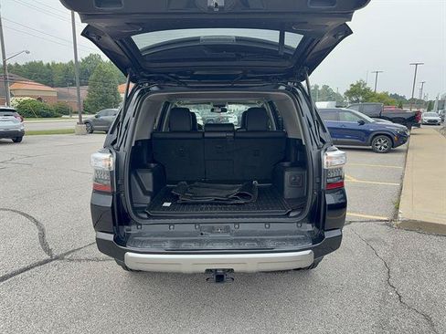 Used 2019 Toyota 4Runner TRD Off-Road Premium AWD/4WD image 6