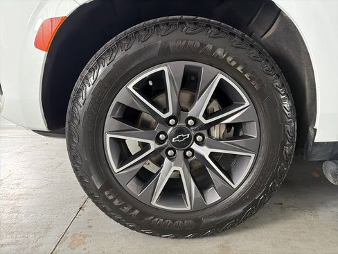 Used 2023 Chevrolet Tahoe Z71 w/ Off-Road Capability Package image 4