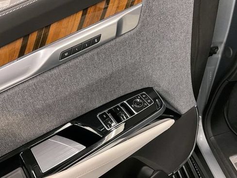 Used 2025 Cadillac Escalade Sport Platinum w/ LPO, ONYX Package AWD/4WD image 41