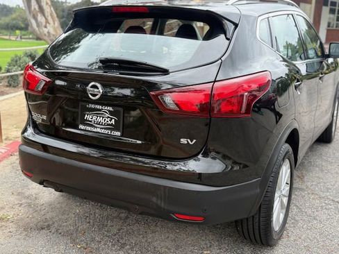 Used 2019 Nissan Rogue Sport SV image 18