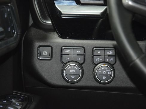 Used 2024 Chevrolet Silverado 1500 High Country w/ High Country Premium Package AWD/4WD image 37