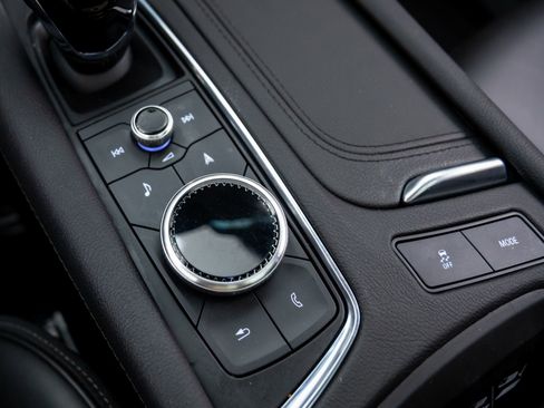 Certified 2024 Cadillac XT6 Premium Luxury w/ Platinum Package image 26