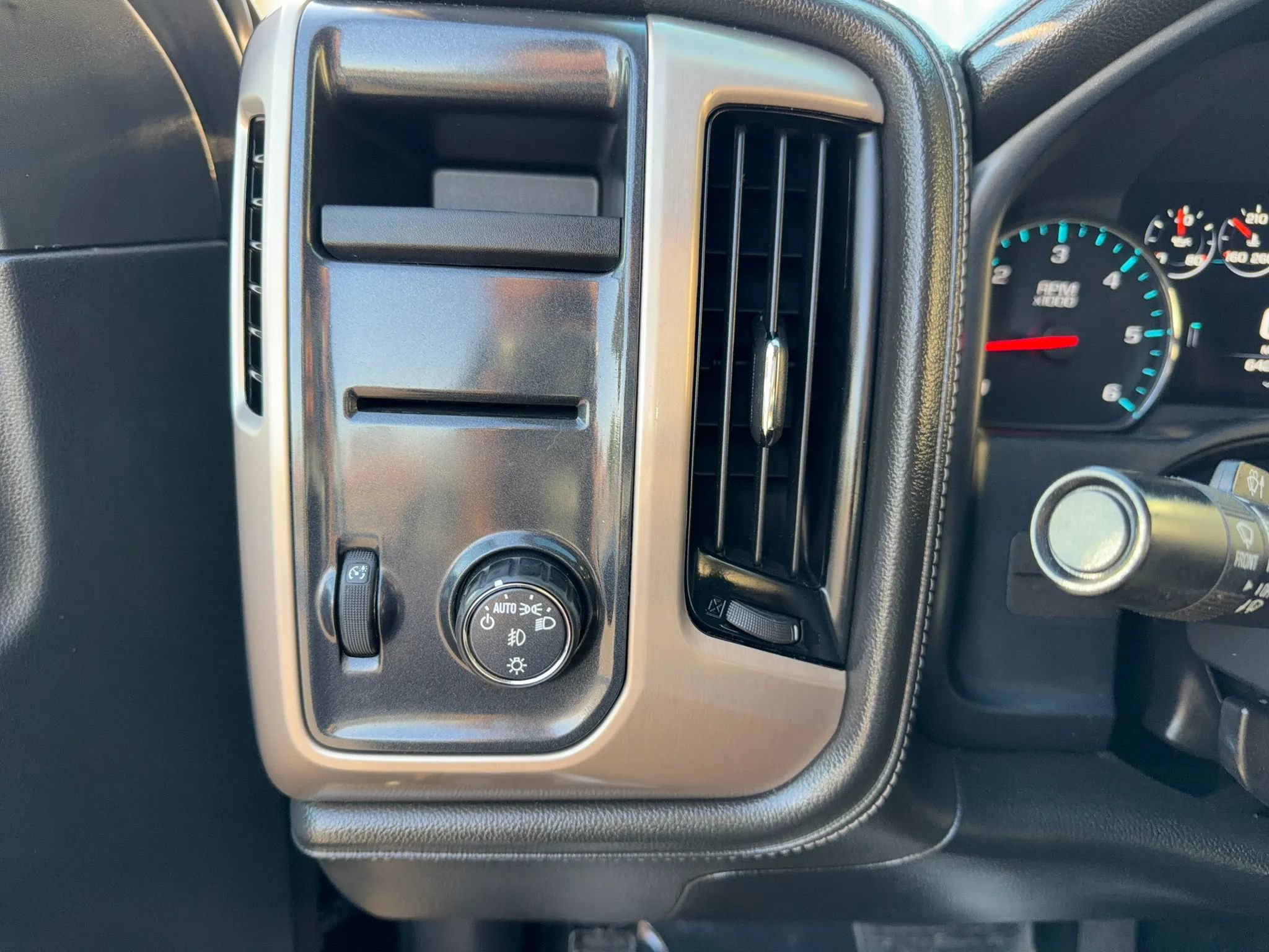 Used 2018 GMC Sierra 1500 Denali RWD image 18