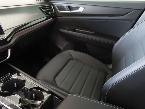 New 2026 Volkswagen Atlas Cross Sport SEL image 21