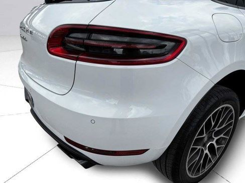 Used 2017 Porsche Macan Turbo AWD/4WD image 15