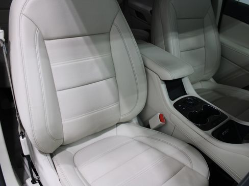 Used 2023 GMC Acadia Denali AWD/4WD image 31