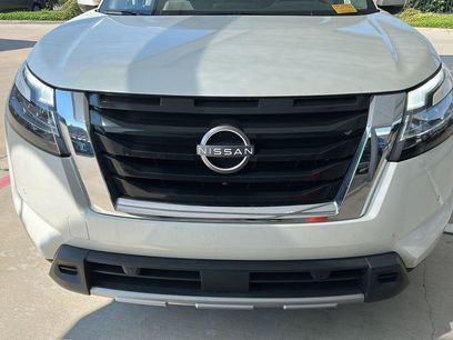 Used 2023 Nissan Pathfinder SL