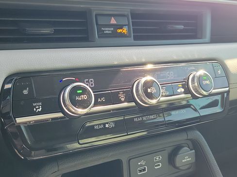 Used 2025 Honda Pilot EX-L image 30