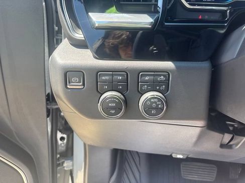 Used 2024 Chevrolet Silverado 1500 LT Trail Boss w/ Convenience Package II AWD/4WD image 11