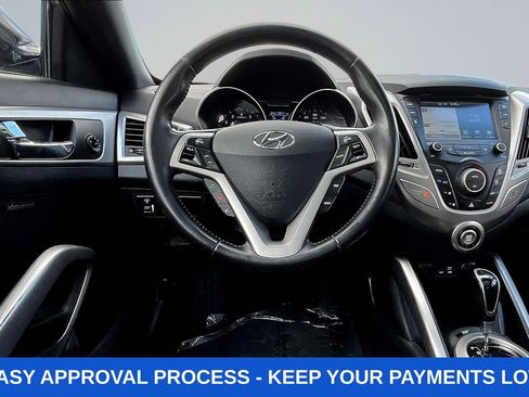 Used 2017 Hyundai Veloster Value Edition FWD image 10