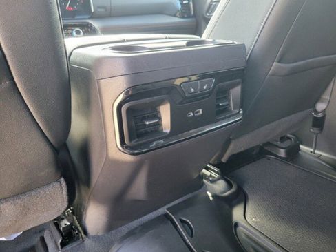 Used 2024 GMC Sierra 1500 AT4 w/ Technology Package image 29