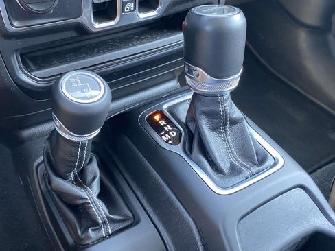 Used 2021 Jeep Gladiator Overland w/ Popular Equipment Package image 32