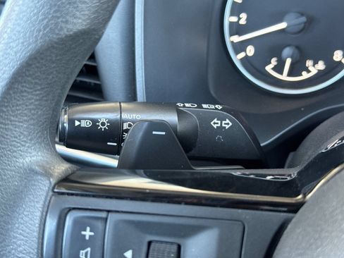 Used 2023 Nissan Rogue SV FWD image 29