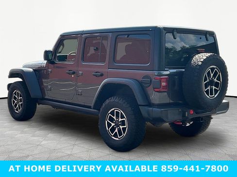Used 2024 Jeep Wrangler Unlimited Rubicon AWD/4WD image 4