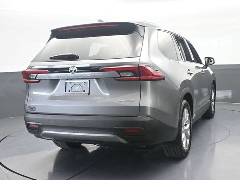 Used 2025 Toyota Grand Highlander AWD image 5