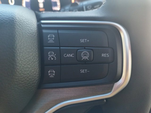 Used 2026 Jeep Grand Wagoneer L 4WD w/ Premium Group I image 22