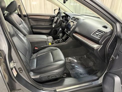 Used 2019 Subaru Outback 3.6R Limited AWD/4WD image 11