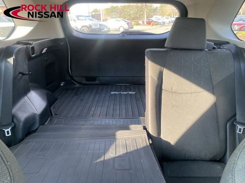 Used 2021 Toyota RAV4 XLE image 27