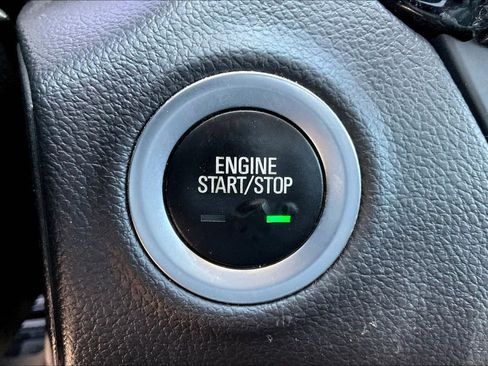 Used 2020 Buick Envision Essence FWD image 17