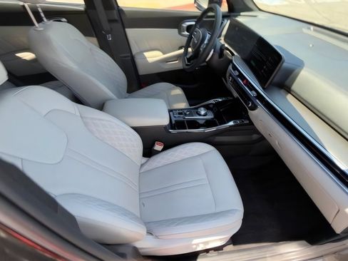 Used 2025 Kia Sorento SX Prestige AWD/4WD image 11