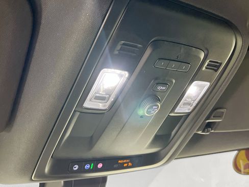 Used 2022 Chevrolet Suburban LT image 22