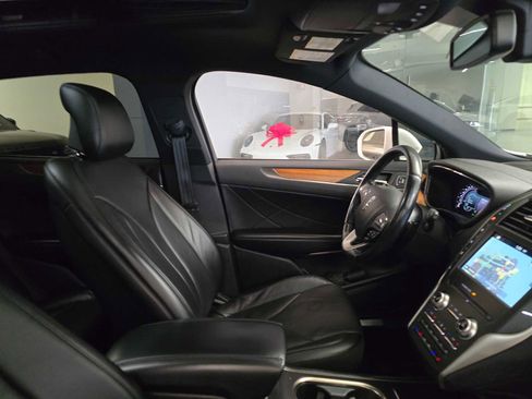 Used 2016 Lincoln MKC Reserve image 10