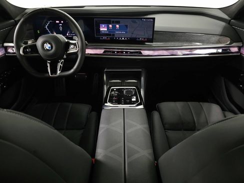 Used 2025 BMW 760i xDrive w/ Executive Package AWD/4WD image 14
