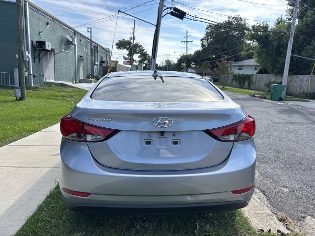 Used 2015 Hyundai Elantra SE w/ Option Group 02 FWD image 6