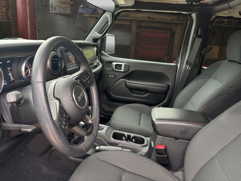 Used 2021 Jeep Wrangler Unlimited Sport AWD/4WD image 19