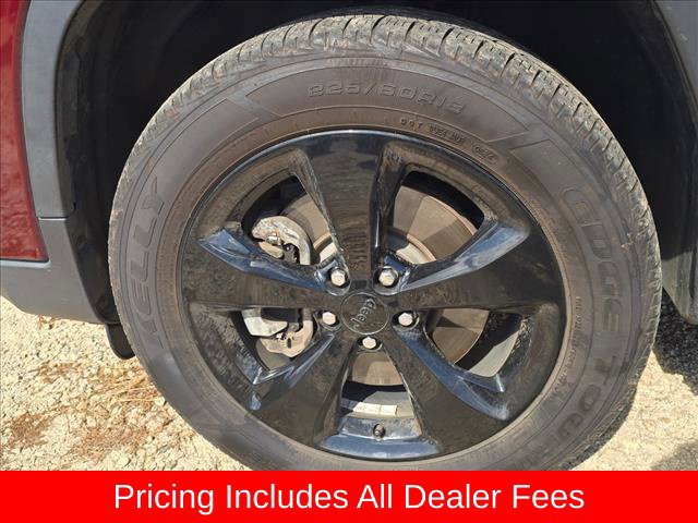 Used 2021 Jeep Cherokee Latitude Plus AWD/4WD image 4