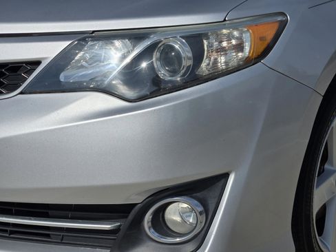 Used 2012 Toyota Camry SE FWD image 28