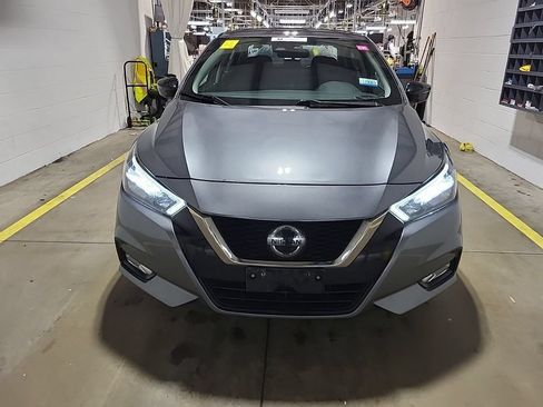 Used 2021 Nissan Versa SR w/ Convenience Package FWD image 2
