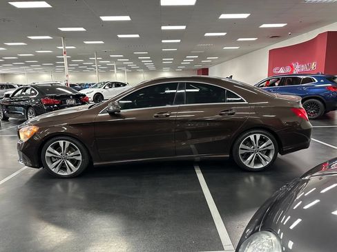 Used 2019 Mercedes-Benz CLA 250 image 4