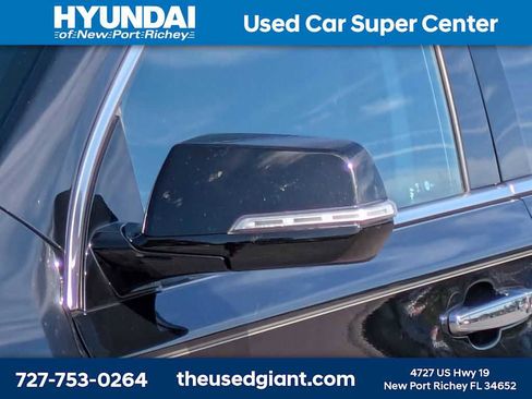 Used 2018 Chevrolet Traverse Premier w/ Driver Confidence II Package FWD image 11