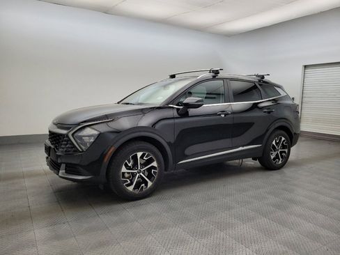 Used 2023 Kia Sportage EX image 2