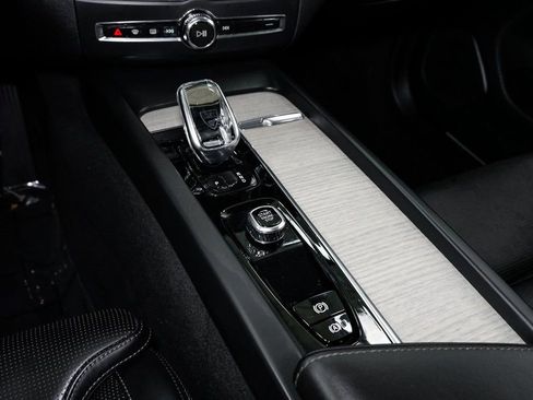 Used 2022 Volvo XC60 B5 Inscription w/ Advanced Package image 23