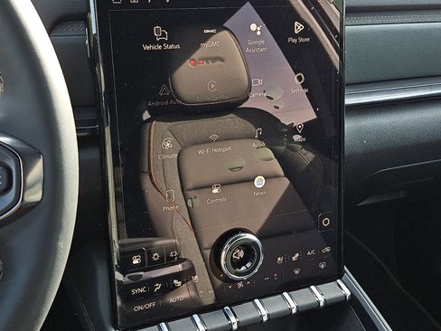 New 2026 GMC Terrain AT4 w/ Convenience Package III image 17